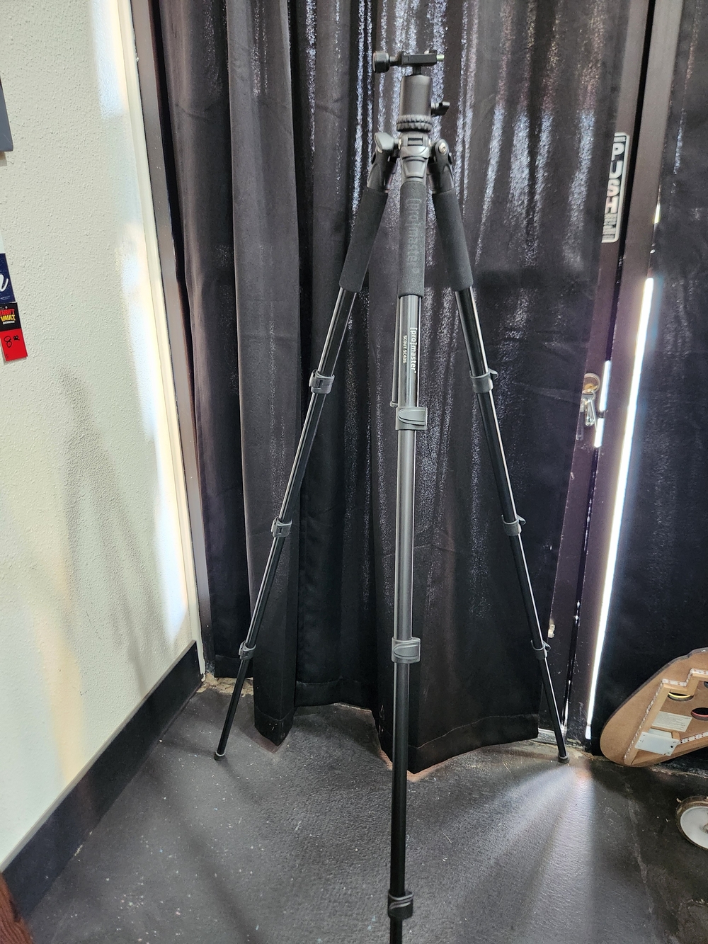 Pro Master Scout Sc426 Camera Tripod w/ Pro Master Scout Sch30